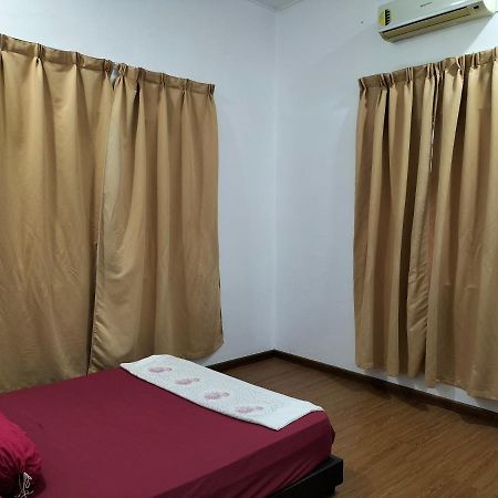 Che Na Homestay Pontian ポンティアン・ケシル エクステリア 写真