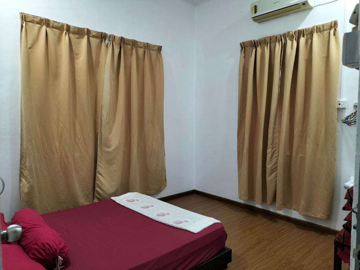 Che Na Homestay Pontian ポンティアン・ケシル エクステリア 写真